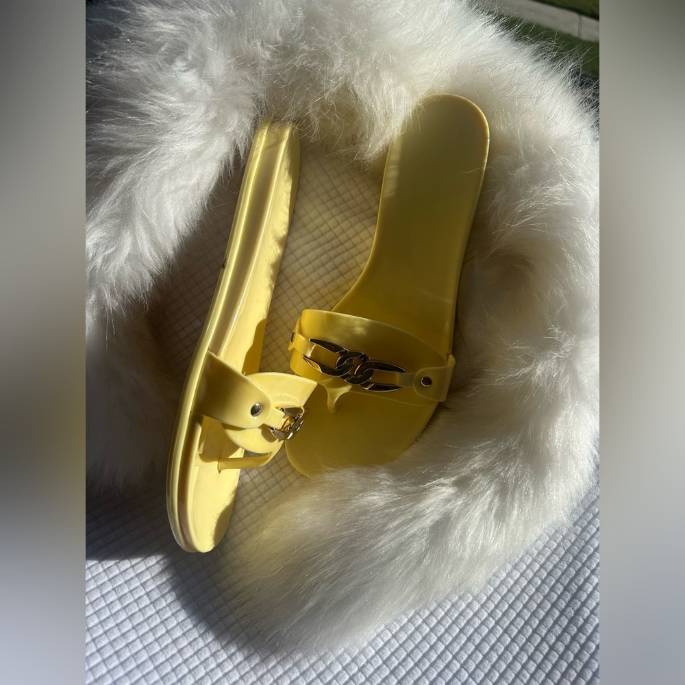 Vince Camuto Yellow Sandals Vibrant Style